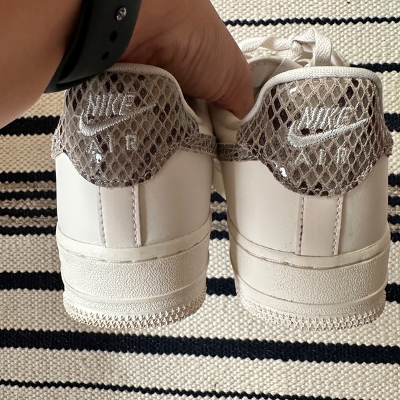 Nike Air Force 1 Low - Womens White Leather Sneaker Shoes- Size 7.5 - Picture 5 of 6